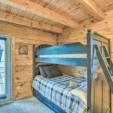 Resort Cabin With Fire Pit Golf, Hike And Play! Rothbury Eksteriør billede