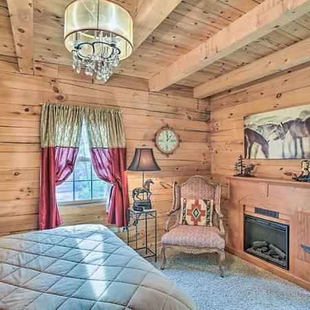 Resort Cabin With Fire Pit Golf, Hike And Play! Rothbury Eksteriør billede