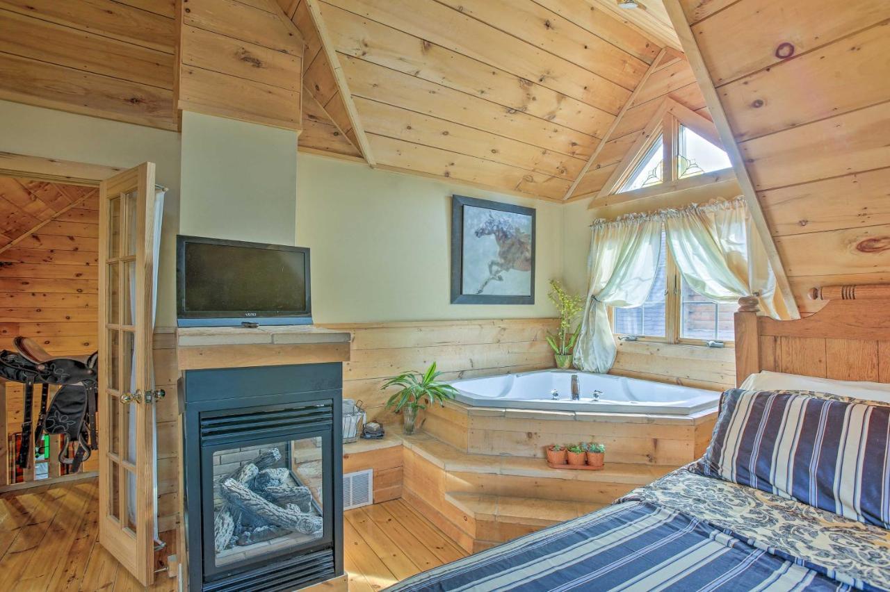 Resort Cabin With Fire Pit Golf, Hike And Play! Rothbury Eksteriør billede