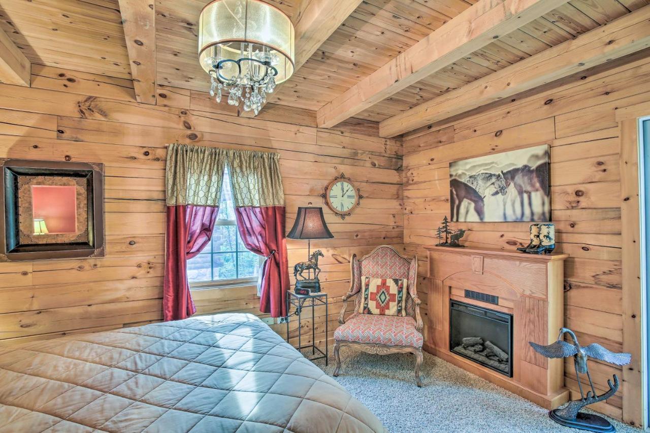 Resort Cabin With Fire Pit Golf, Hike And Play! Rothbury Eksteriør billede
