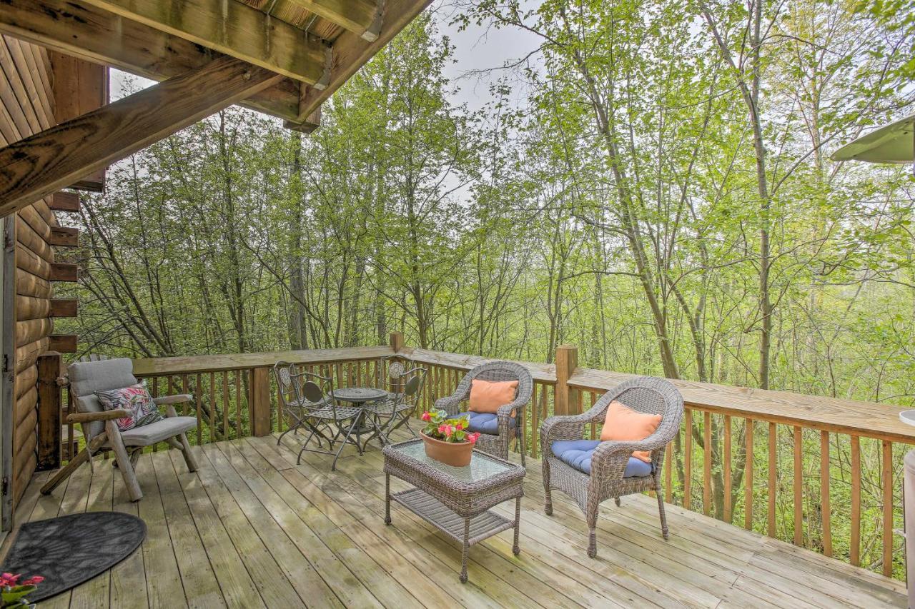 Resort Cabin With Fire Pit Golf, Hike And Play! Rothbury Eksteriør billede