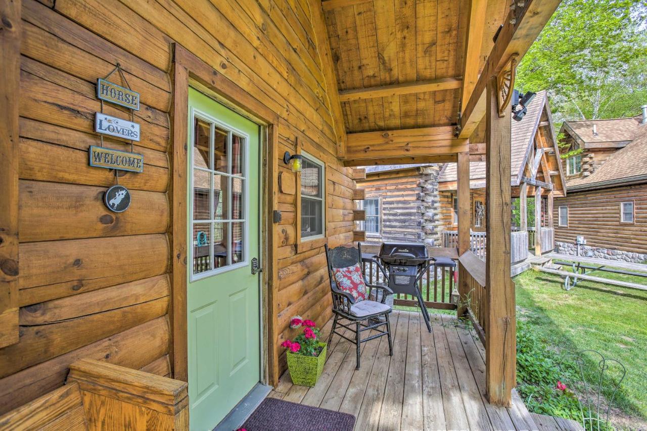 Resort Cabin With Fire Pit Golf, Hike And Play! Rothbury Eksteriør billede