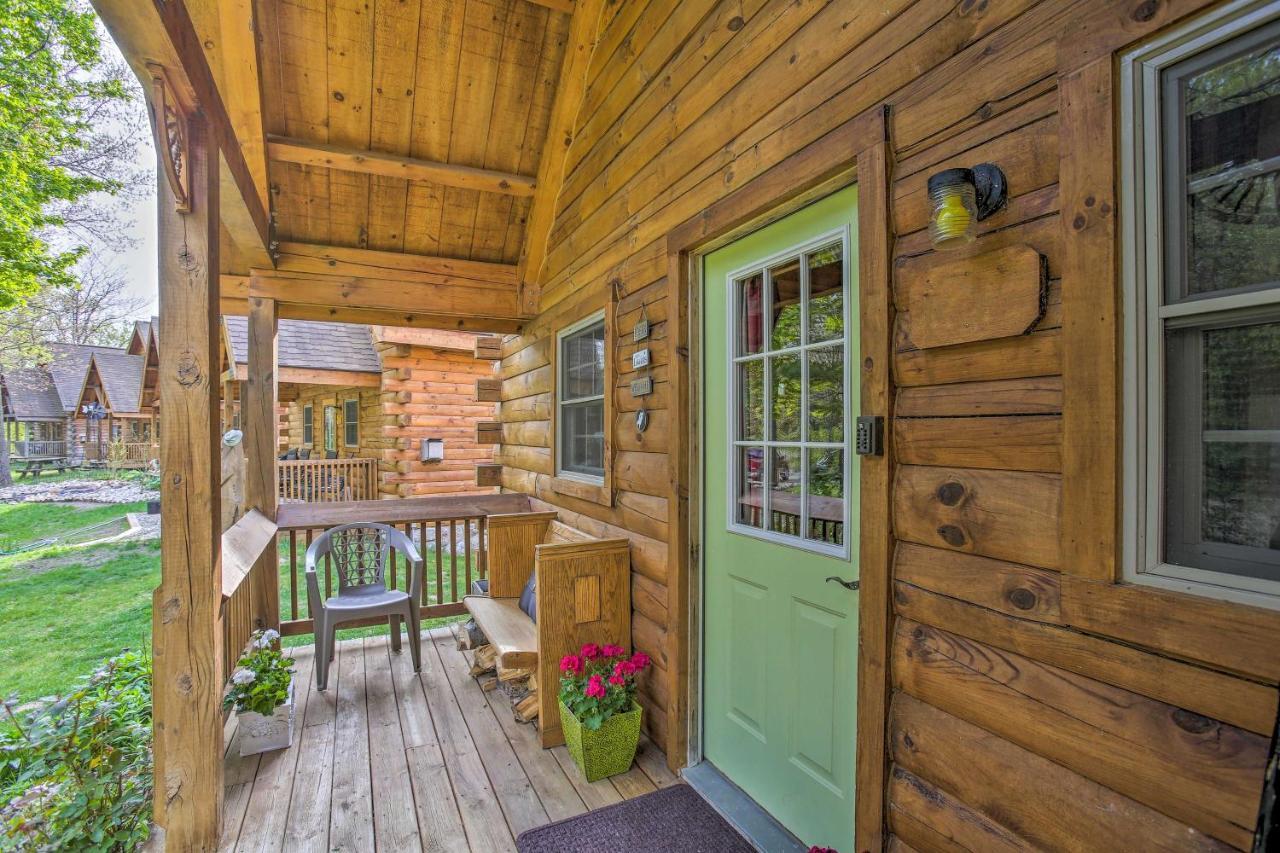 Resort Cabin With Fire Pit Golf, Hike And Play! Rothbury Eksteriør billede