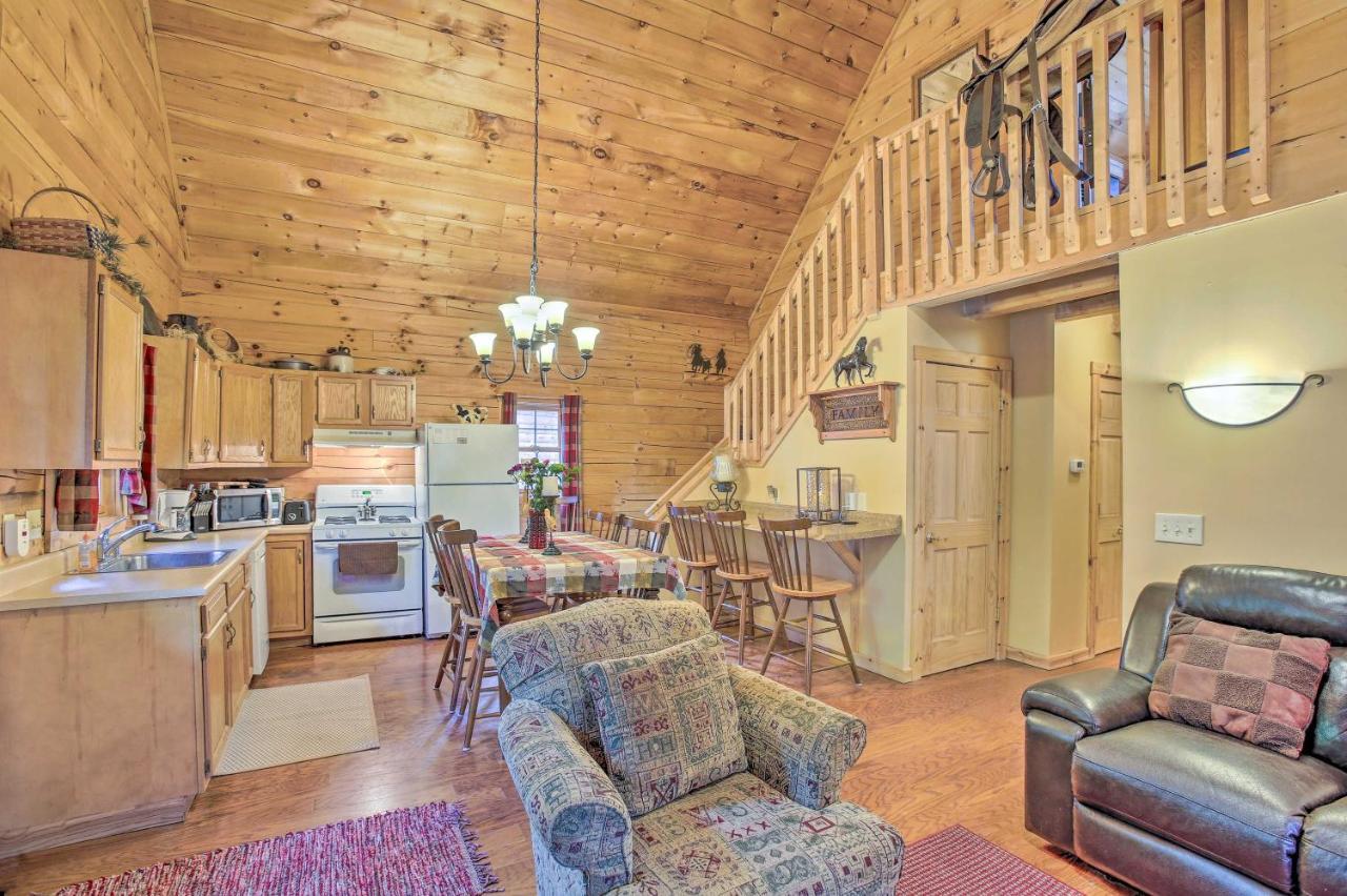Resort Cabin With Fire Pit Golf, Hike And Play! Rothbury Eksteriør billede